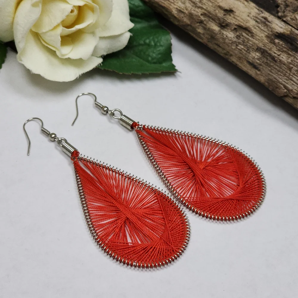 Elegant Red Teardrop Dreamcatcher Thread Earrings
